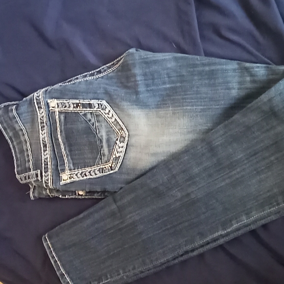 Daytrip Skinny Jeans - Picture 2 of 4